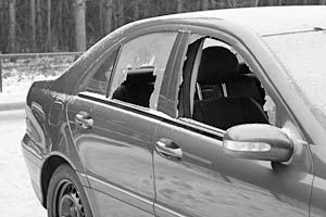 В Днепропетровске неизвестные расстреляли автомобиль известного бизнесмена Геннадия Корбана