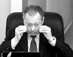 Срок президентских полномочий Курманбека Бакиева сократится почти на год