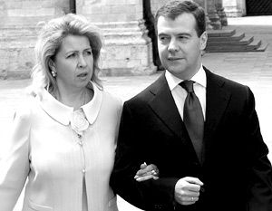 Медведевы держат в отечественных банках 2 млн 818 тыс. 780,8 рублей