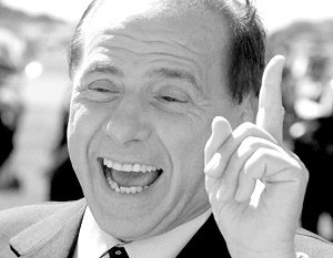 Times: Берлускони подбадривал шутками пострадавших в Аквиле