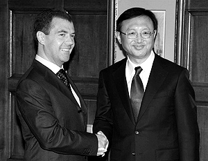 Глава МИД Китая Ян Цзечи передал Дмитрию Медведеву привет от председателя КНР Ху Цзиньтао
