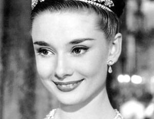 Самой красивой женщиной планеты признана популярнейшая актриса середины прошлого века Одри Хепберн