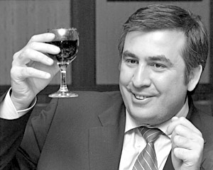 Президент Грузии Михаил Саакашвили заверил, что грузинское вино опять вернется на российский рынок