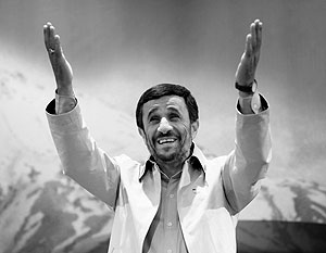 Ахмадинежад удержал победу