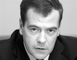 Медведев требует экономить энергию