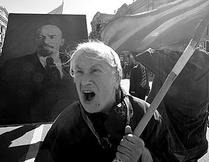 Коммунисты Петербурга спасут «лампочки Ильича»