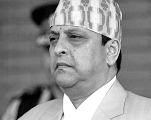 Король Непала Гьянендра принял решение снова созвать парламент страны