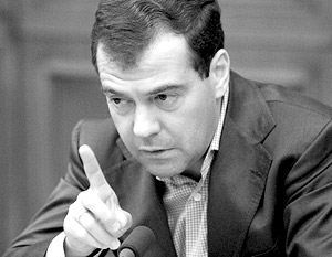 Медведев внес в Думу законопроект о снижении возраста для избрания в местную власть