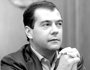 Медведев подсобил молодым