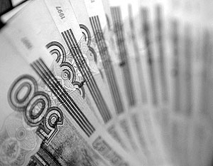 Рубль не пустил доллар выше 