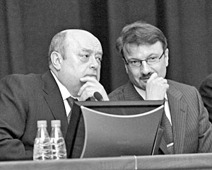Председатель правительства РФ Михаил Фрадков и министр экономического развития и торговли Герман Греф