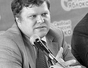  Глава фракции «Яблоко» Сергей Митрохин