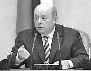 Премьер-министр Михаил Фрадков освободил от должностей двух заместителей руководителя Федеральной таможенной службы