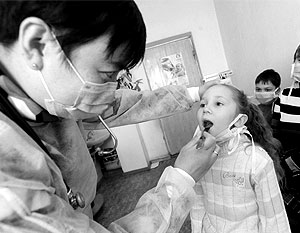 За неделю до начала всеобщей вакцинации препараты решили проверить на детях