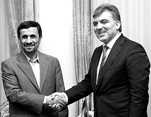 Президент Ирана Махмуд Ахмадинежад и его турецкий коллега Абдулла Гюль провели переговоры в Стамбуле