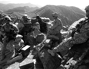 Против отправки в Афганистан дополнительных соединений армии теперь выступает даже посол США
