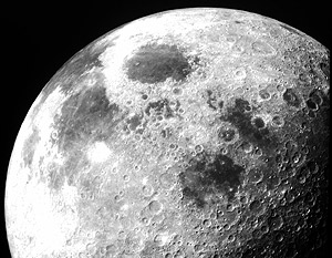 На Луне впервые обнаружена вода