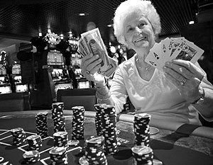 Компанию пенсионерок арестовали на Кипре за игру в покер