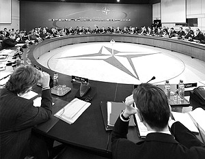Свой проект договора по евробезопасности Медведев направил в том числе в штаб-квартиру НАТО