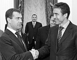 Медведев поручил правительству рассмотреть предложение НАТО по расширению сотрудничества