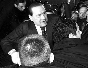 Перед выпиской из больницы Берлускони навестил еще один сумасшедший