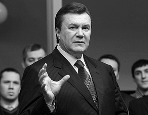 Янукович: Грузинские «наблюдатели» должны покинуть Украину