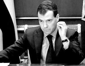 Дмитрий Медведев велел оказывать всемерную поддержку ветеранам ВОВ