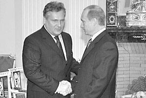 Президент России Владимир Путин и президент Польши Александер Квасьневский