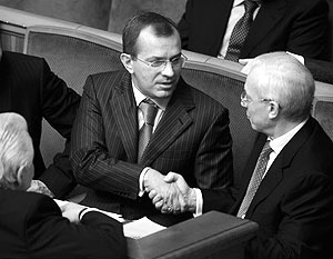 Первый вице-премьер Андрей Клюев и премьер Николай Азаров: русские фамилии в украинском кабинете министров