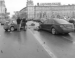 Следователю по делу о ДТП на Ленинском разбили машину