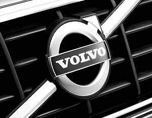 Volvo уезжает от Ford
