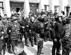 Спецназ за считаные минуты разогнал митинг киргизской оппозиции