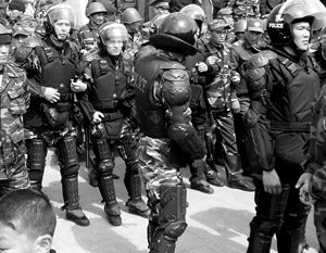 Армия, милиция и погранслужба Киргизии перешли на сторону оппозиции