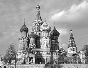 Старая Москва с ее уютными переулками, старыми домами и церквями или же современная урбанистическая культура? 