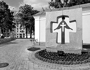 Памятник Голодомору для нынешних киевских властей больше не актуален 