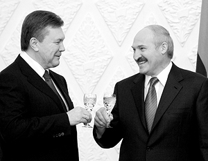 Янукович и Лукашенко провели приятную беседу