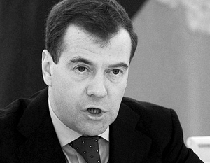 Медведев: В России нет места сталинской символике