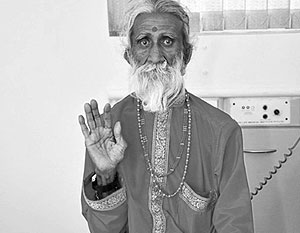 Врачи не разгадали загадку жившего без еды и воды 82-летнего индийца