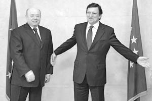 Премьер-министр РФ Михаил Фрадков и председатель Еврокомиссии Жозе Мануэл Баррозу