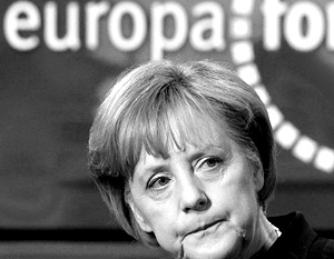 Ангела Меркель бьет тревогу: евро в опасности