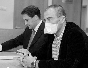 Обращаясь к суду, Алексанян снимал маску