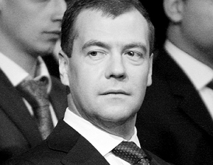 Медведев стал автором учебника