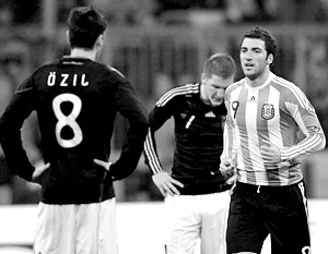 В последнем матче сборных Германии и Аргентины победу южноамериканцам принес гол Игуаина