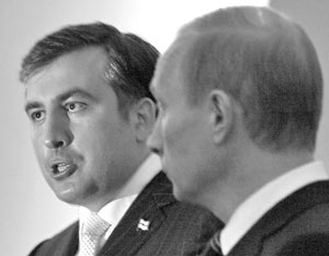 Президенты Грузии и России Михаил Саакашвили и Владимир Путин 