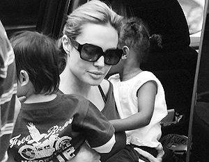 Анджелина Джоли на неделю приедет в Россию вместе с детьми