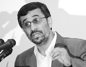 Ахмадинежад обрушился с критикой на Медведева