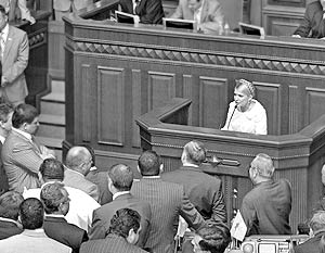 Юлия Тимошенко выступает на заседании Верховной Рады
