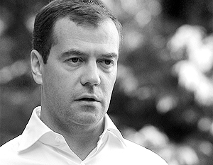 Президент Дмитрий Медведев решил приостановить строительство скоростной автомагистрали через Химкинский лес