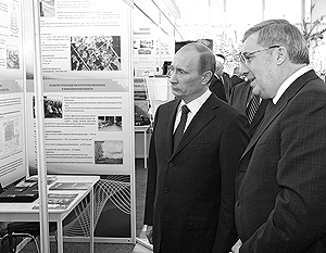 Путин: Ученые занимаются делом, а мы – суетой