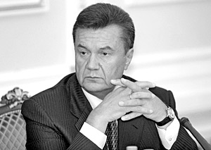 Янукович остался на трубе